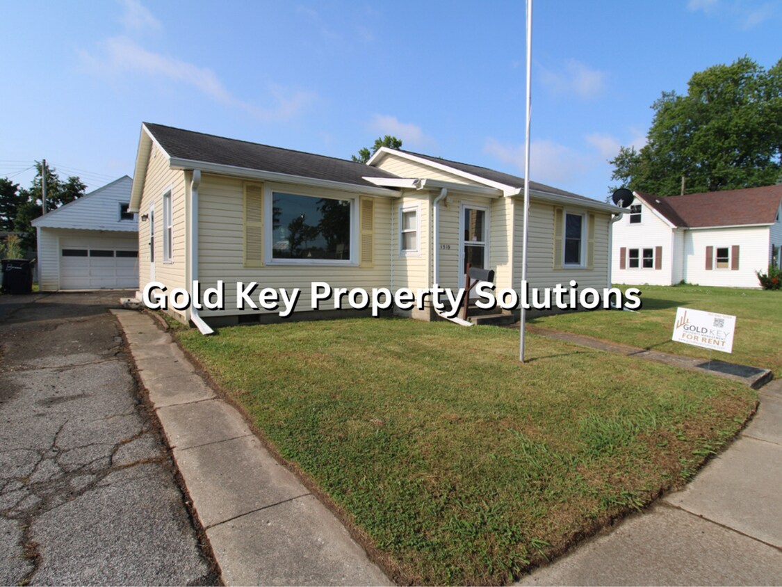 Primary Photo - Cute Two Bed/One Bath W/Fenced Yard and Ga...