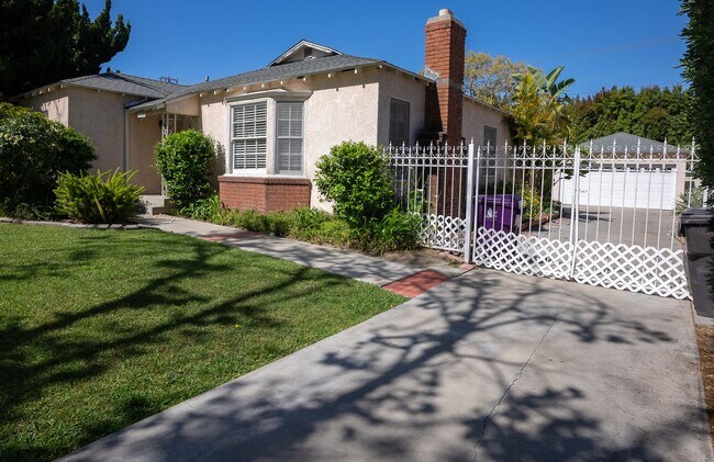 Foto del edificio - LAKEWOOD VILLAGE  3BR, 2BATH,             ...