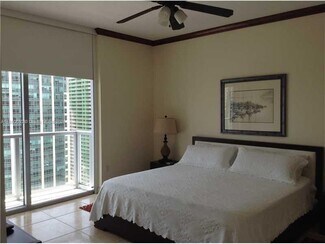 Building Photo - 1060 Brickell Ave