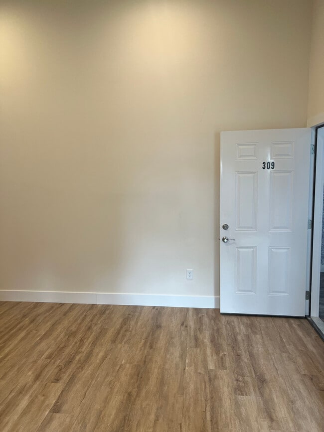 Building Photo - 509 Courtyard Ln