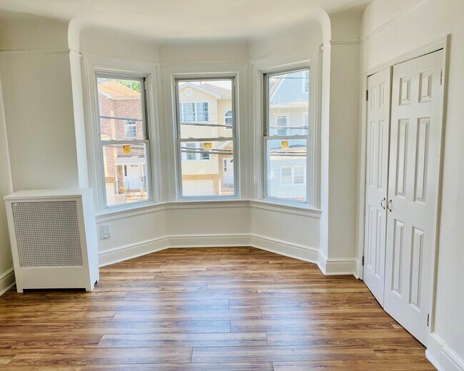 Foto del edificio - 84 Peabody Pl