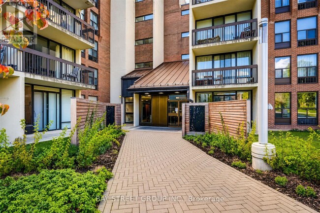 Building Photo - 20 Fashion Roseway