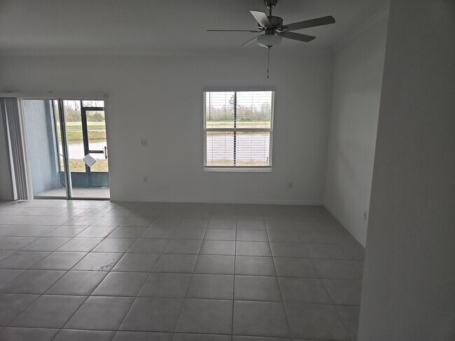 Building Photo - 2024 Townhouse