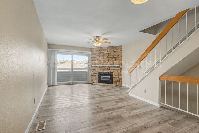 Foto del edificio - 8757 W Cornell Ave