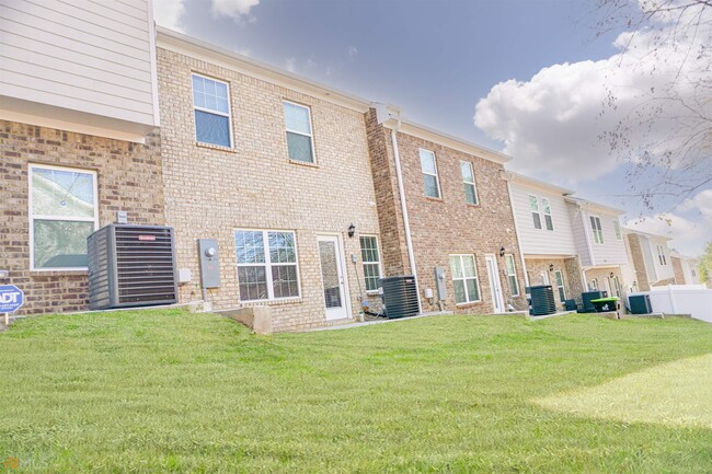 Building Photo - 10154 Benton Woods Dr