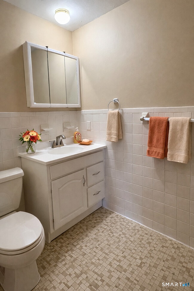 Building Photo - 146 Carriage Path S