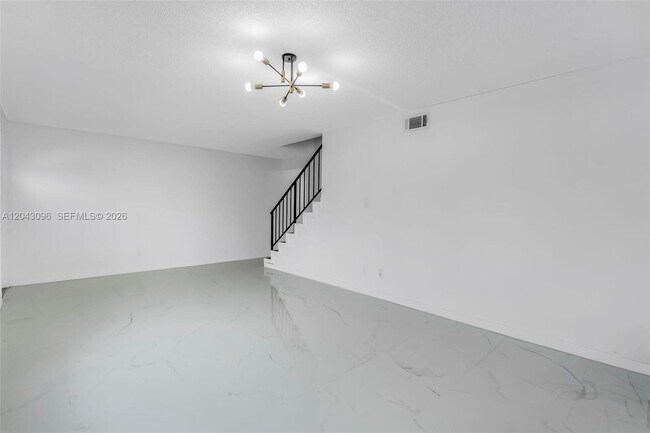 Building Photo - 22 Canterbury Ln