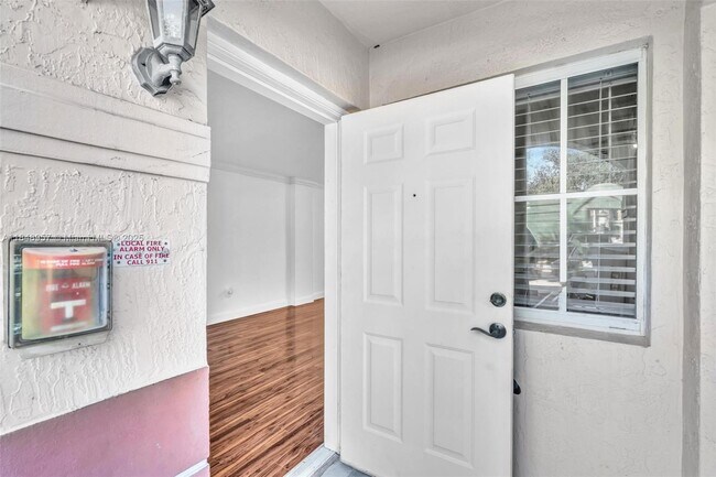 Foto del edificio - 2299 NW 77th Way