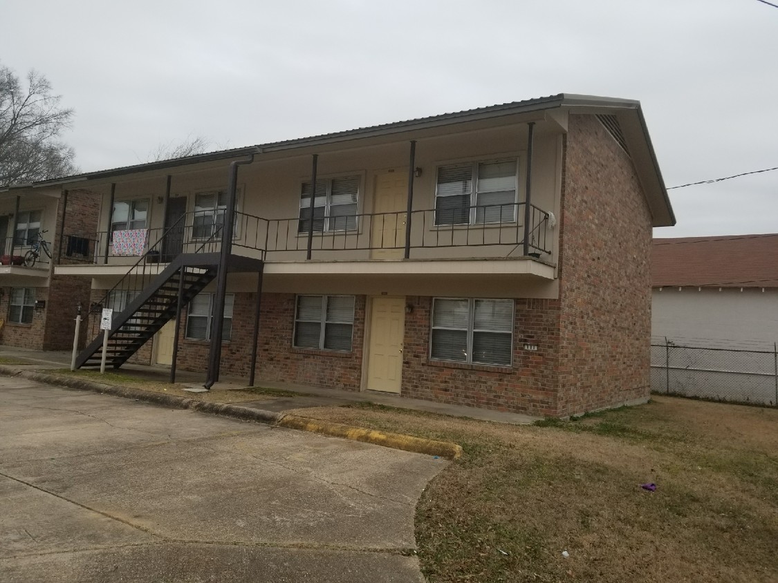 Foto principal - 101 S Mitchell St