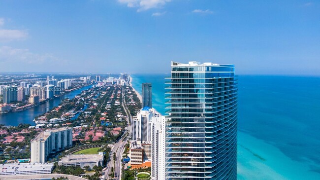 Foto del edificio - 18975 Collins Ave