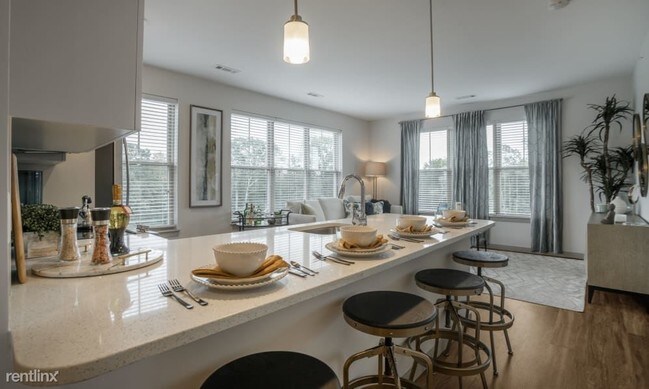 Foto del edificio - 1 br, 1 bath  - 1100 Cricket Ln Unit 102