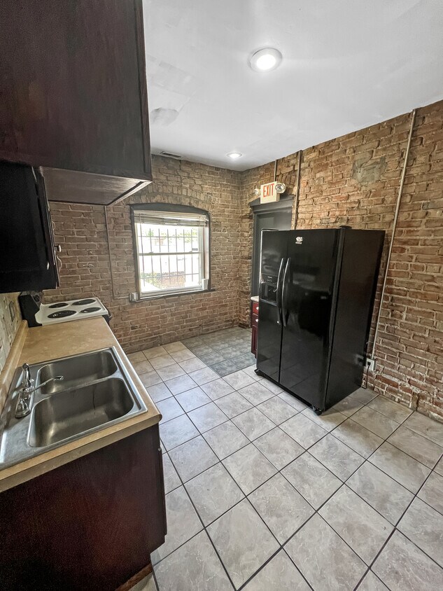 Foto principal - 3400 Troost Ave