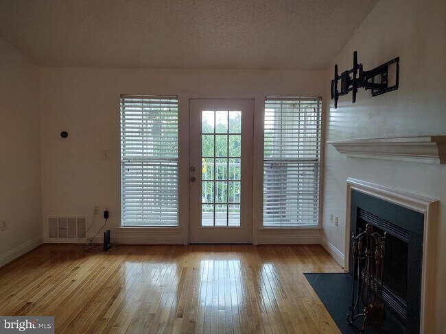 Building Photo - 21009 Timber Ridge Terrace