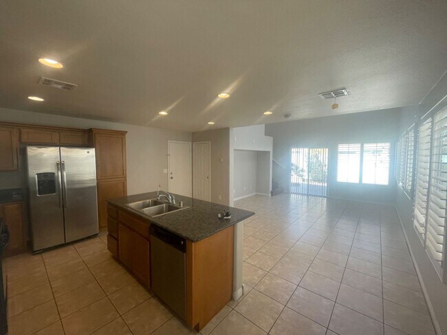 Foto del edificio - BEAUTIFUL 5846 W AGATE!