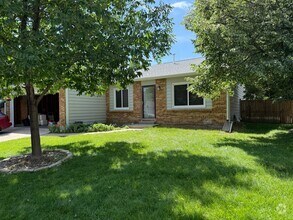 Building Photo - 419 Albion Way