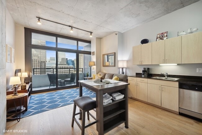 Foto del edificio - 235 W Van Buren St