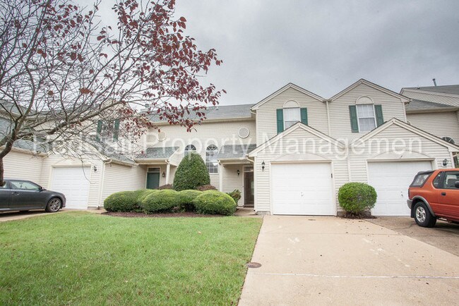 Building Photo - 1354 Lake Dr
