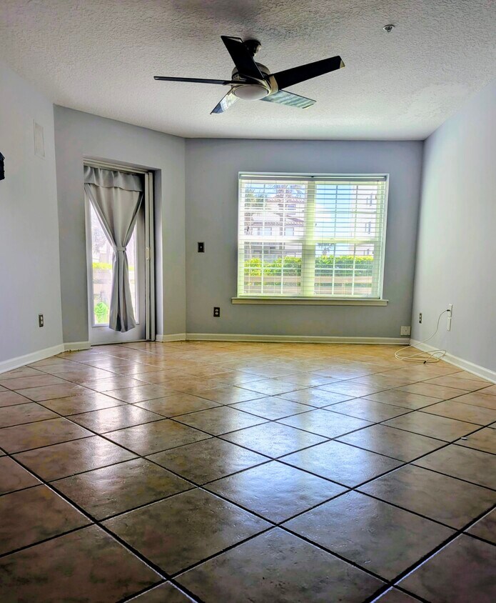 Foto principal - 374 1st St S