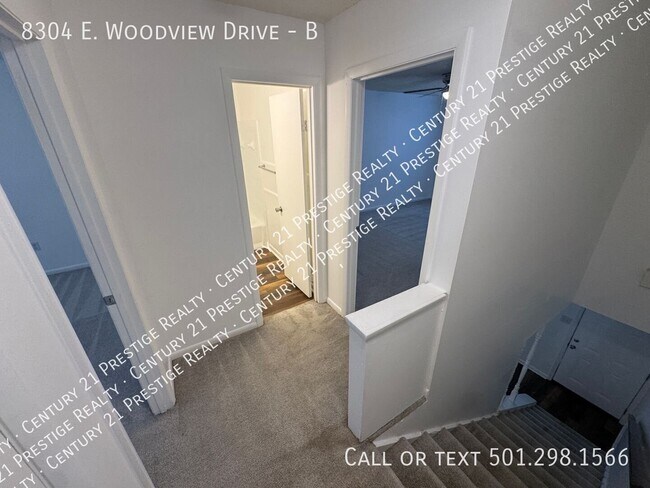 Foto del edificio - 8304 Woodview Dr N