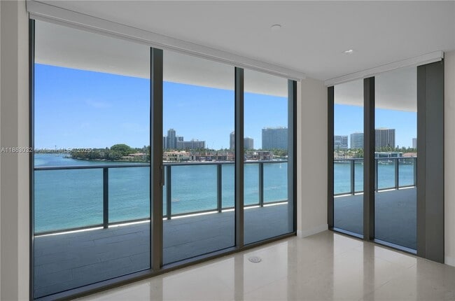 Foto del edificio - 1135-1103 103rd St