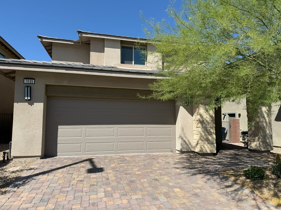 Primary Photo - Summerlin 3-bedroom 2.5 bath home in gated...