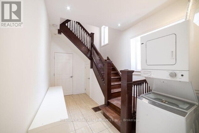 Photo du bâtiment - 1111 Gerrard St E