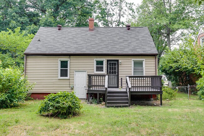 Building Photo - 3009 Napoleon St