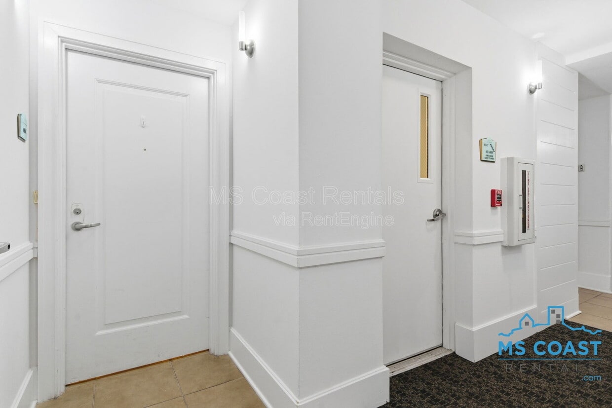 Primary Photo - 2060 Beach Blvd