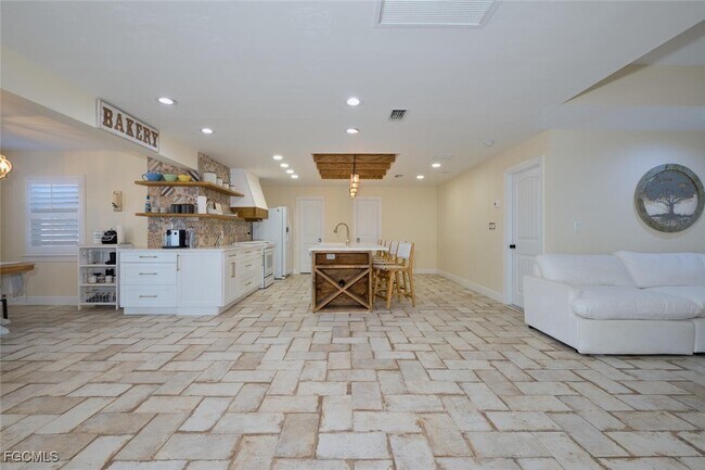 Building Photo - 109 Montrose Dr