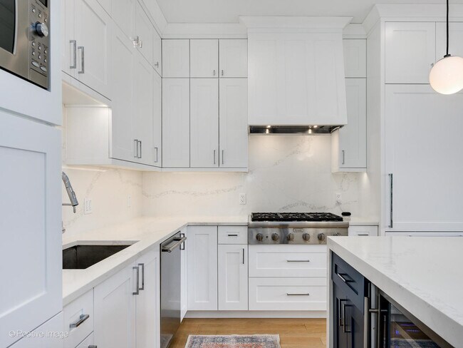 Foto del edificio - 2416 W Lyndale St