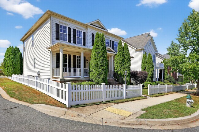 Foto del edificio - 4 Bed, 4.5 Bath Single Family Home in Clar...