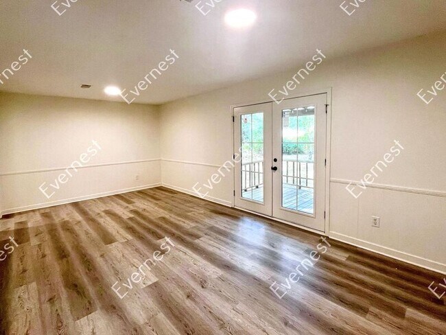 Foto del edificio - 3410 Old Brandon Rd