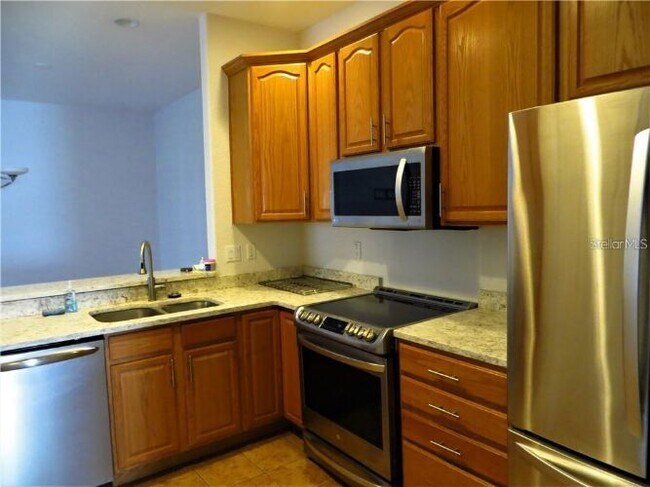 Building Photo - 13240 Fountainbleau Dr
