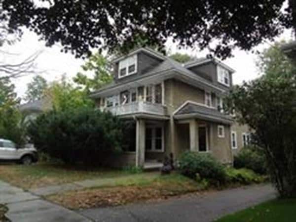 Primary Photo - 19 Linden Ave