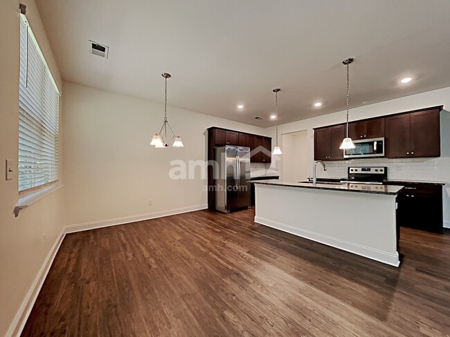 Building Photo - 136 Cobblestone Dr