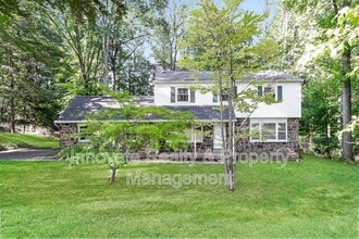 Building Photo - 1613 Kenmare Dr