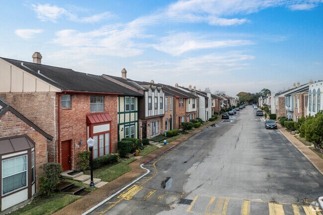 7700 Creekbend Dr Houston, Texas 77071 - Meadow Walk Townhomes