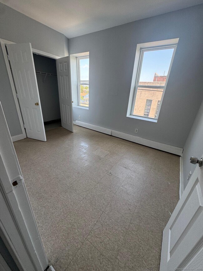 Foto del edificio - 1057 E Main St