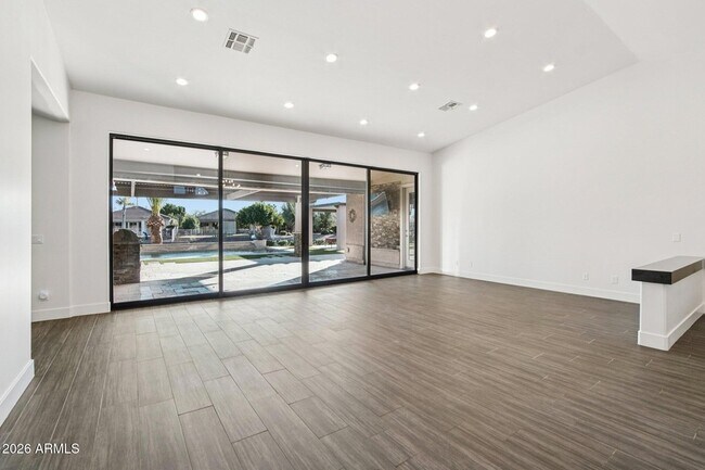 Foto del edificio - 6991 W Firebird Dr