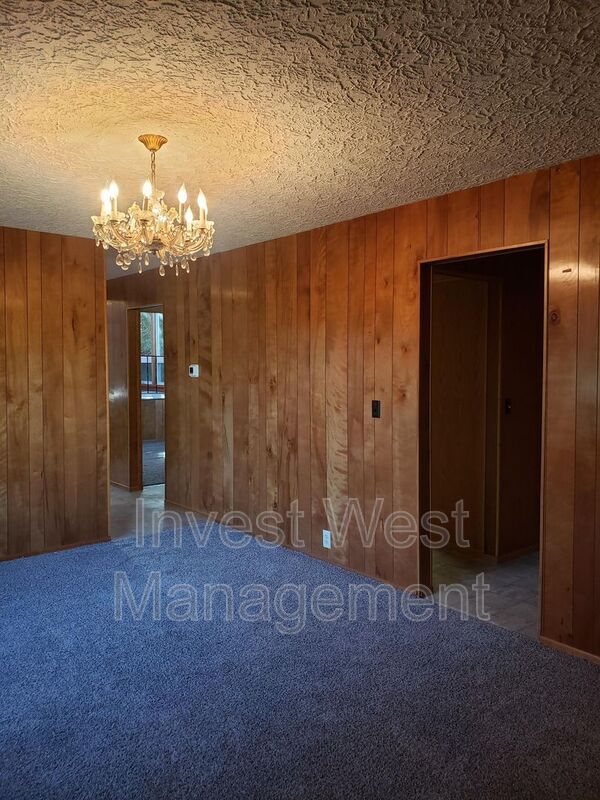 Building Photo - 3405 NE 88th St