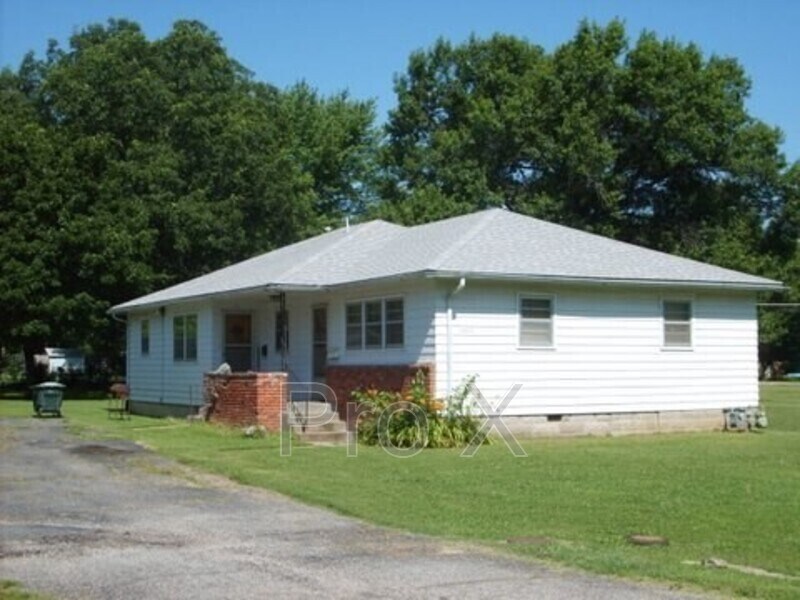 Primary Photo - 2809 N Michigan St
