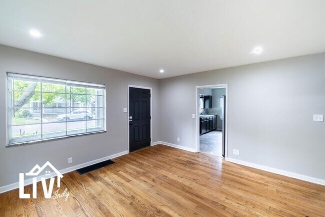 Foto del edificio - 5161 Primrose Ave