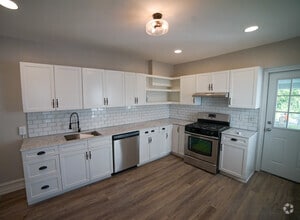 Building Photo - 2130 Glendale Ave