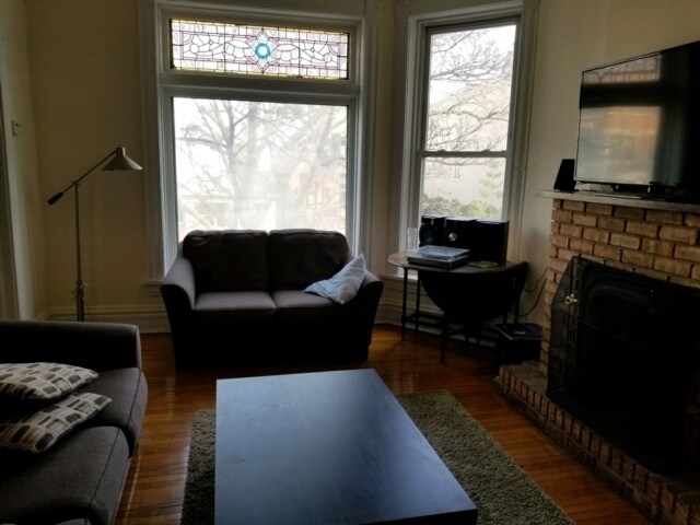 Foto del edificio - 2644 N Wilton Ave