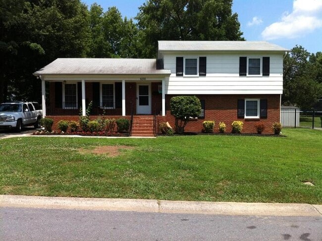 BIG House & BIG Fenced Yard. Plus Master S... - BIG House & BIG Fenced Yard. Plus Master S...
