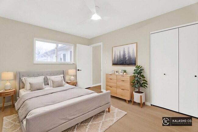 Building Photo - 3BD | 3BTH - NEWLY RENOVATED - ON SYLVAN LAKE