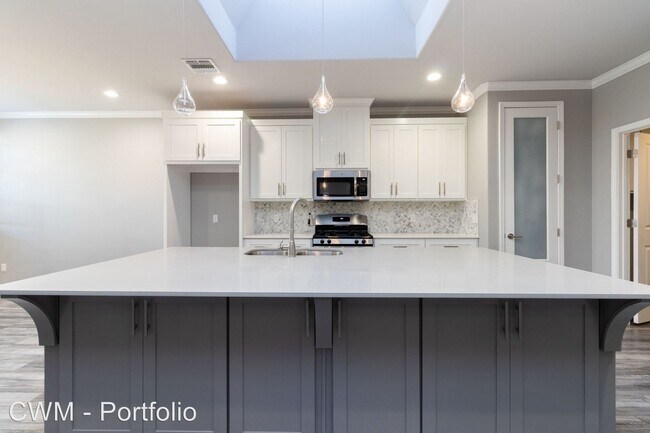 Building Photo - 4 br, 3 bath House - 9406 Kori