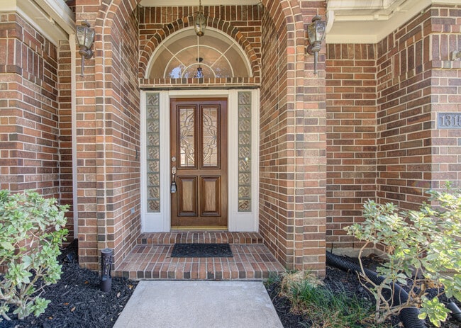 Photo - 1315 Crescent Pkwy Ct House