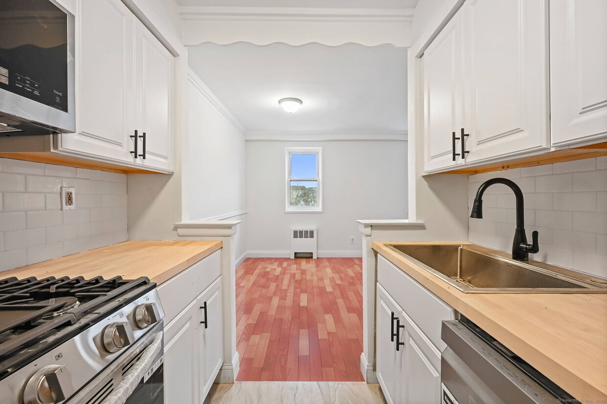 Primary Photo - 125 Prospect St