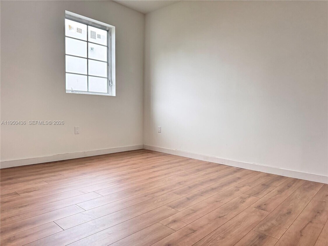 Foto del edificio - 1525 Euclid Ave